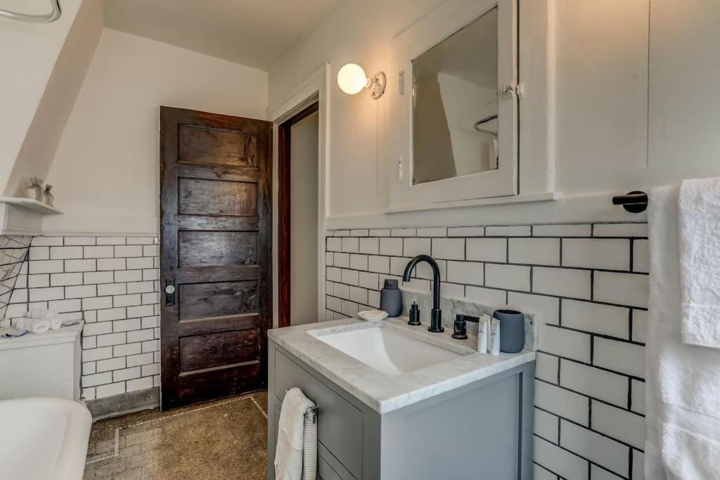 Luxe Mid-Century Styled Historic Townhouse #1 Villa Detroit Ngoại thất bức ảnh